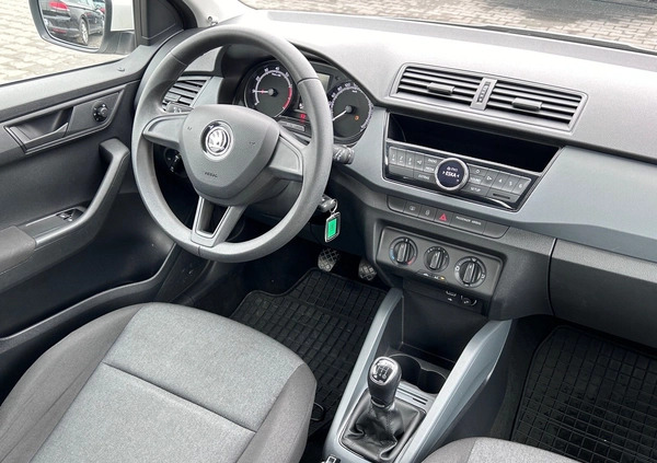 Skoda Fabia cena 39900 przebieg: 119370, rok produkcji 2018 z Książ Wielkopolski małe 407